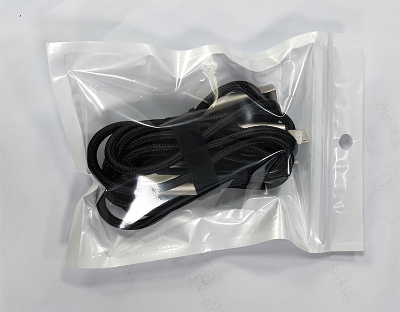 車(chē)載數(shù)據(jù)線，汽車(chē)上用的一拖三數(shù)據(jù)線