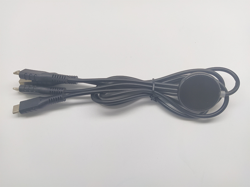 車(chē)載數(shù)據(jù)線，汽車(chē)上用的一拖三數(shù)據(jù)線