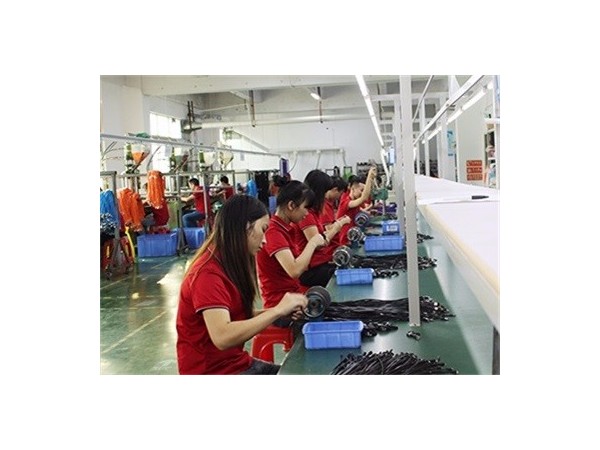 尋求數(shù)據(jù)線生產廠家定制數(shù)據(jù)線要了解的各方面